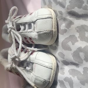 K-Swiss Classic Toddlers Sneakers Infants White Red Striped Hearts Size 3